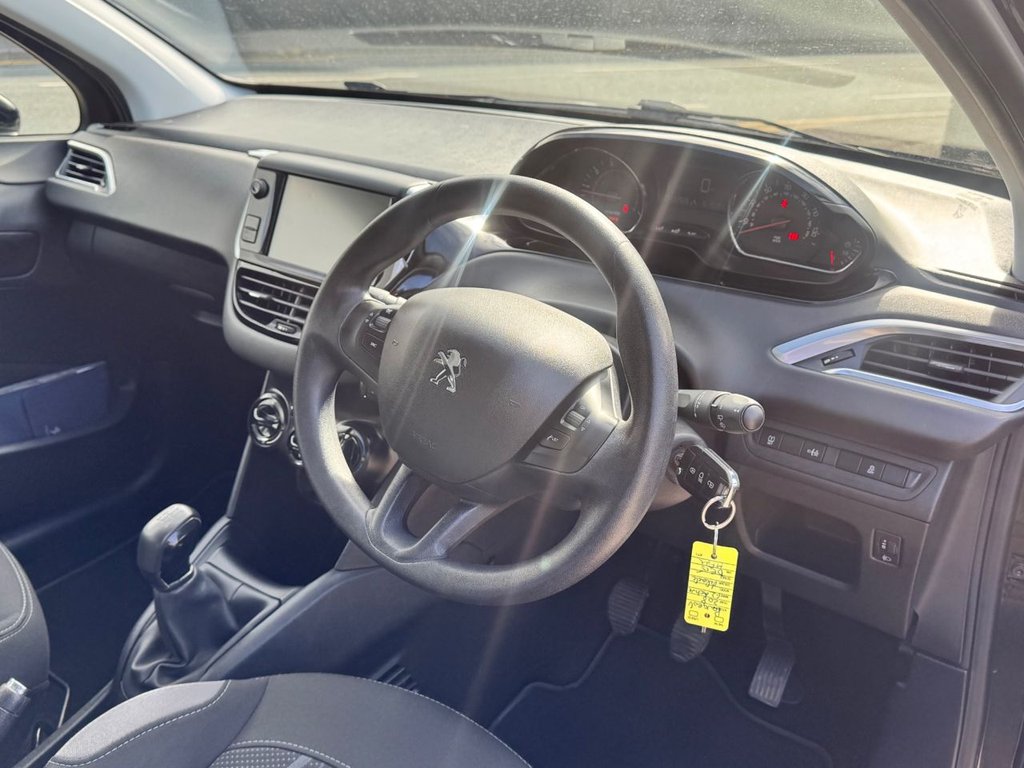 Used Peugeot 208 2015 for sale - 76376110: Photo 20