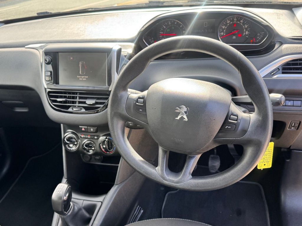 Used Peugeot 208 2015 for sale - 76376110: Photo 21