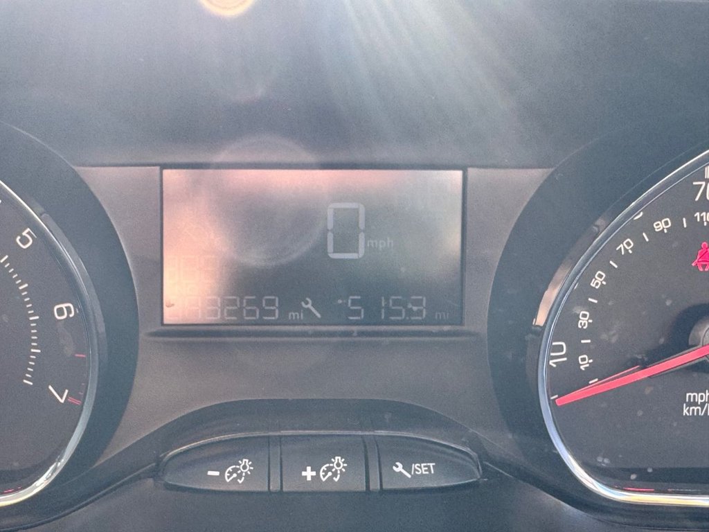 Used Peugeot 208 2015 for sale - 76376110: Photo 26