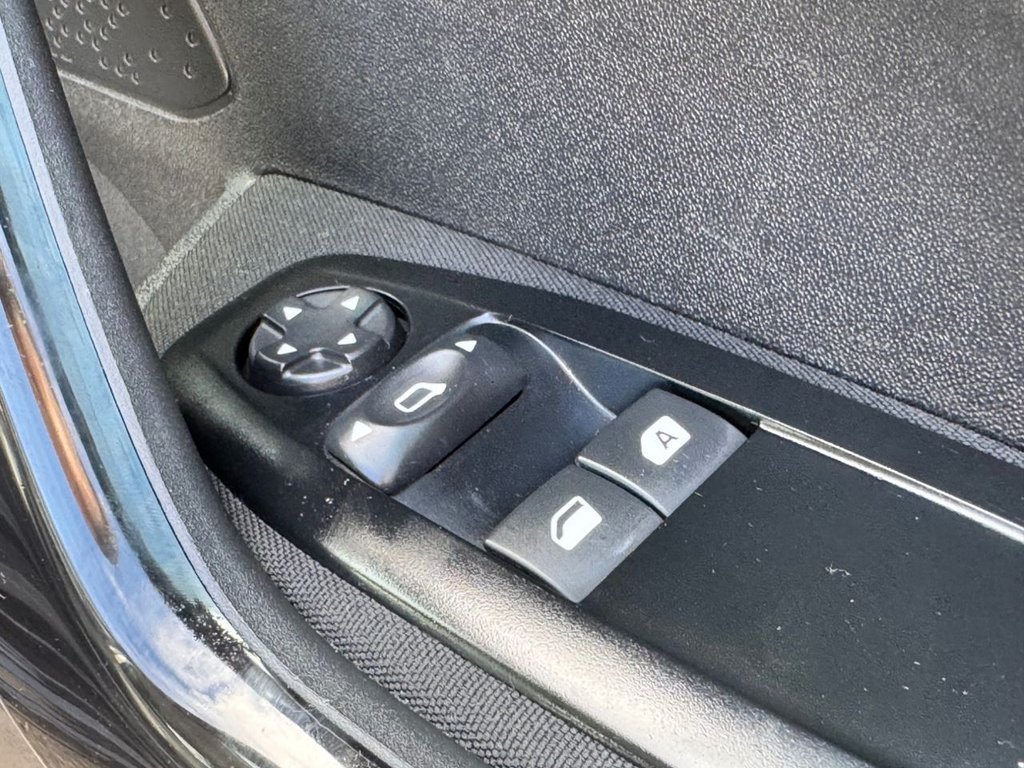 Used Peugeot 208 2015 for sale - 76376110: Photo 33