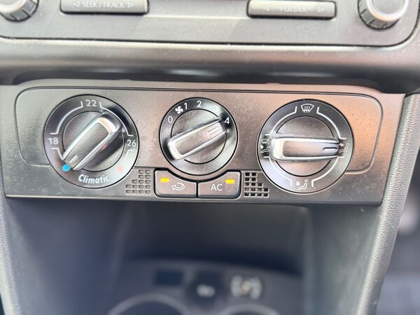 Used Volkswagen Polo 2010 for sale - 75548683: Photo 27