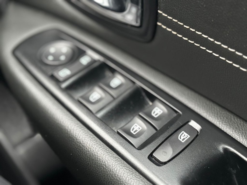 Used Renault Scenic 2015 for sale - 76417170: Photo 45