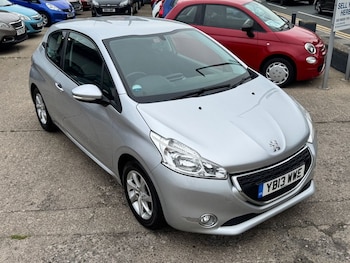 Used Peugeot 208 2013 for sale - 75559956: Photo