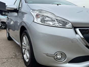 Used Peugeot 208 2013 for sale - 75559956: Photo