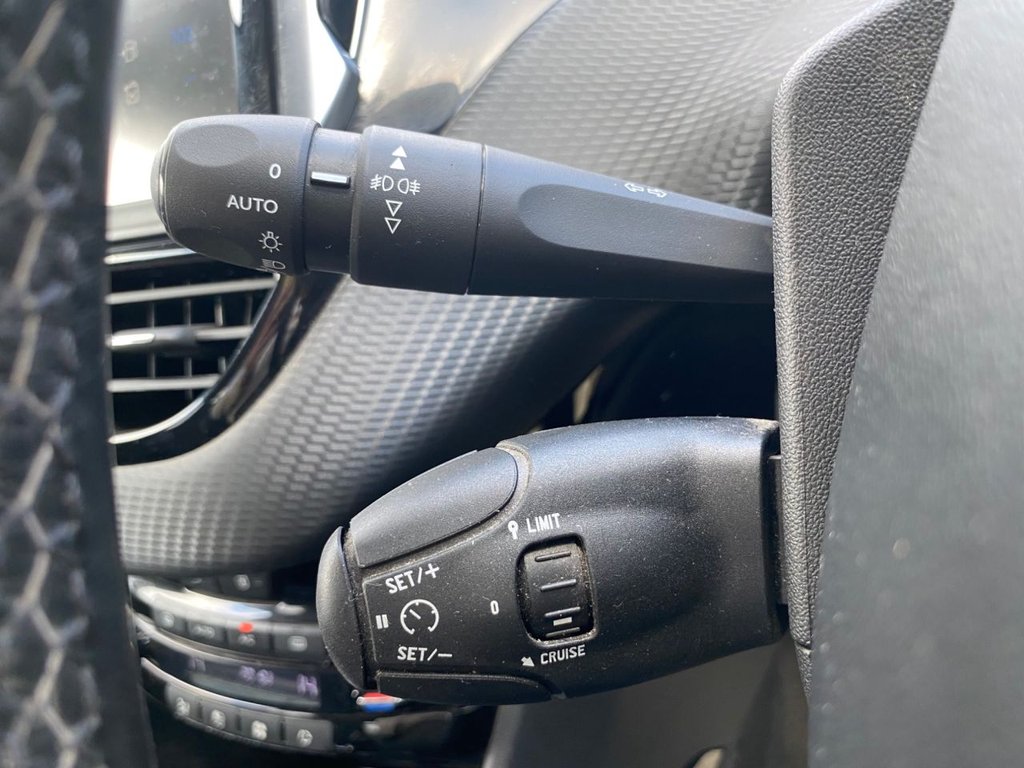 Used Peugeot 2008 2015 for sale - 75777357: Photo 46