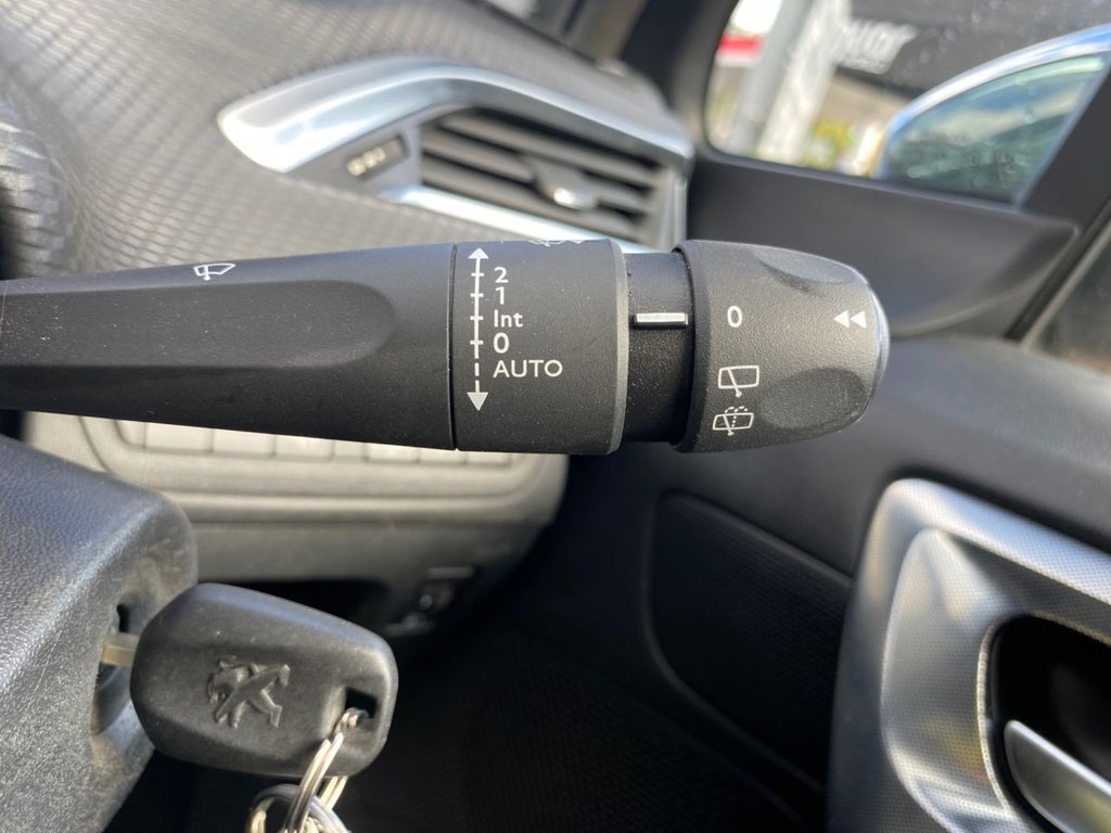 Used Peugeot 2008 2015 for sale - 75777357: Photo 48