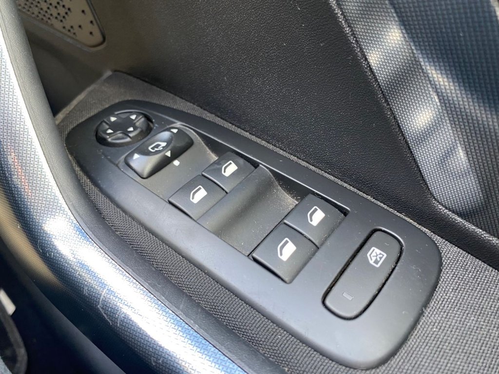 Used Peugeot 2008 2015 for sale - 75777357: Photo 49