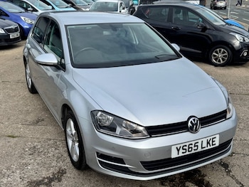 Used Volkswagen Golf 2015 for sale - 76147836: Photo 2