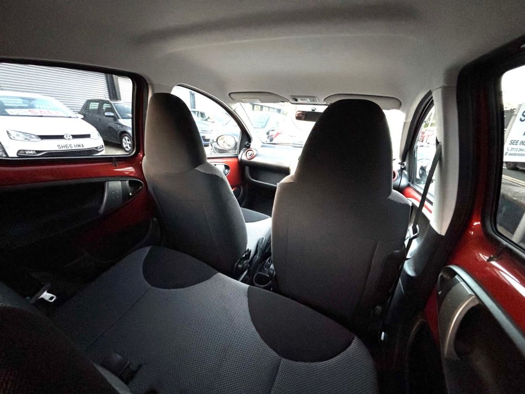 Used Toyota AYGO 2012 for sale - 76367361: Photo 27