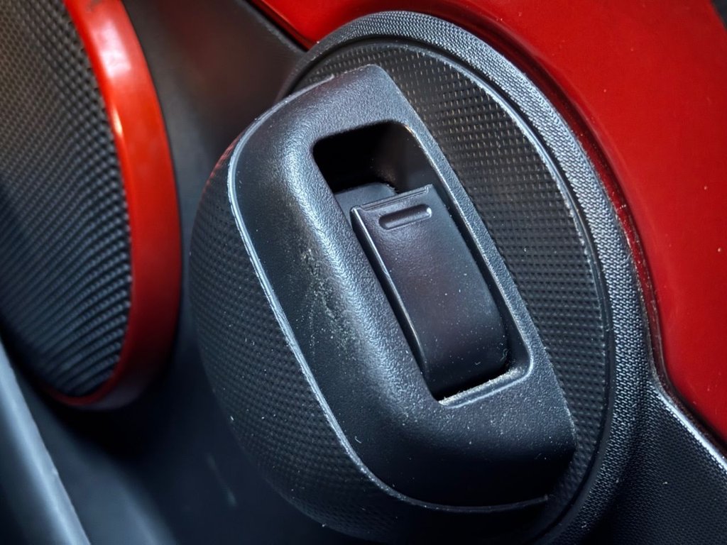 Used Toyota AYGO 2012 for sale - 76367361: Photo 43
