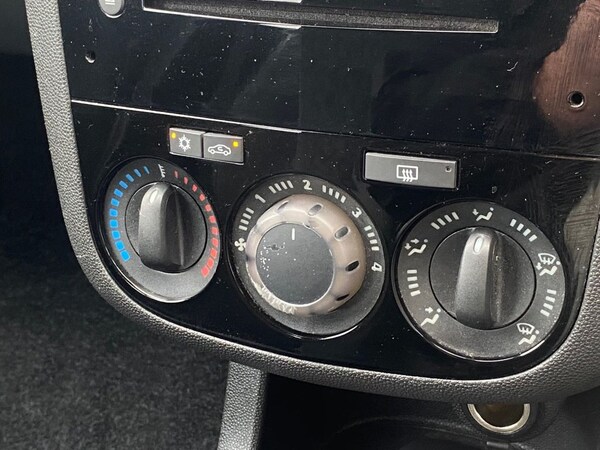 Used Vauxhall Corsa 2014 for sale - 76068369: Photo 39