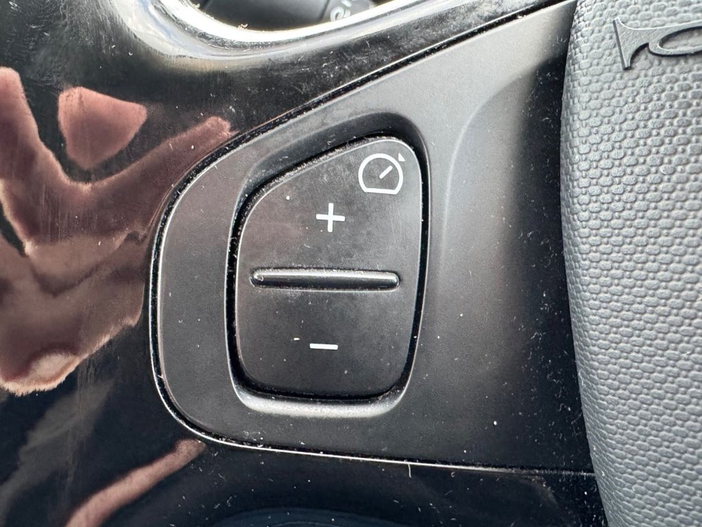 Used Renault Clio 2015 for sale - 76848168: Photo 28