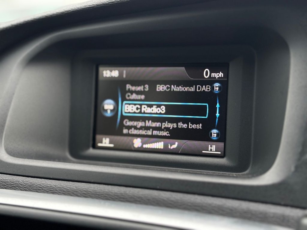 Used Volvo V40 2014 for sale - 76883204: Photo 31