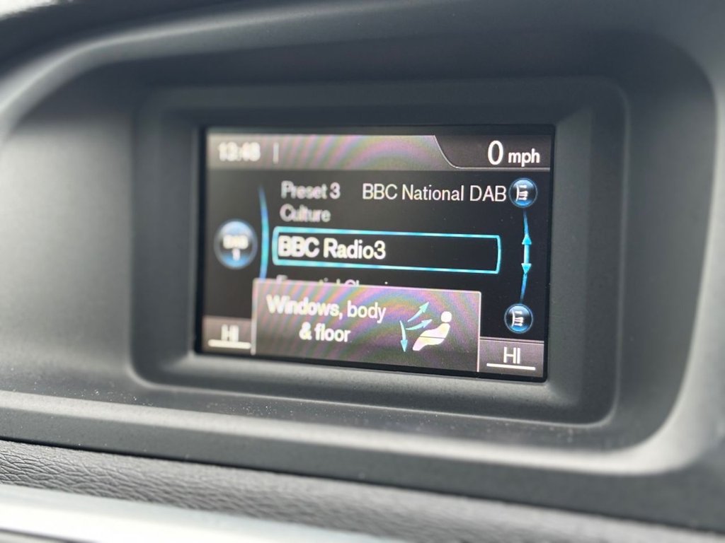 Used Volvo V40 2014 for sale - 76883204: Photo 32