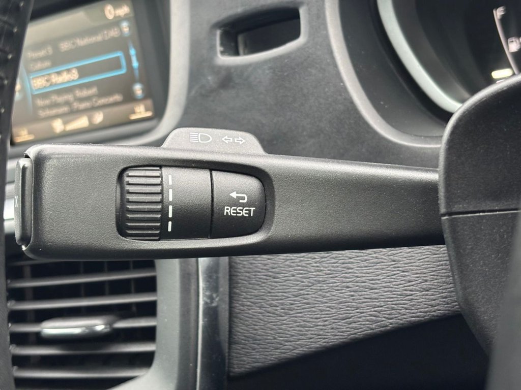 Used Volvo V40 2014 for sale - 76883204: Photo 38