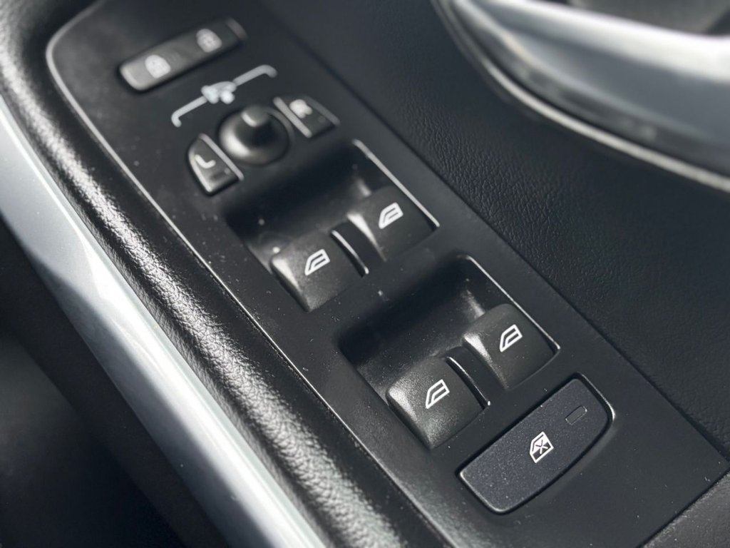 Used Volvo V40 2014 for sale - 76883204: Photo 43