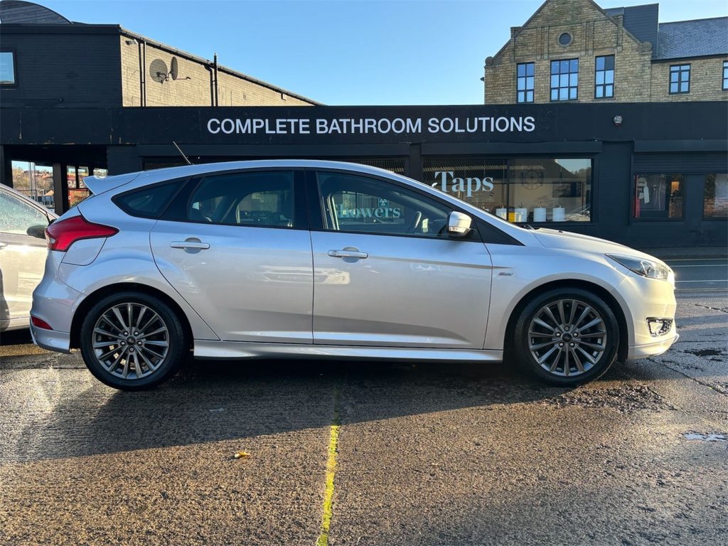 Used Ford Focus 2017 for sale - 76783701: Photo 19