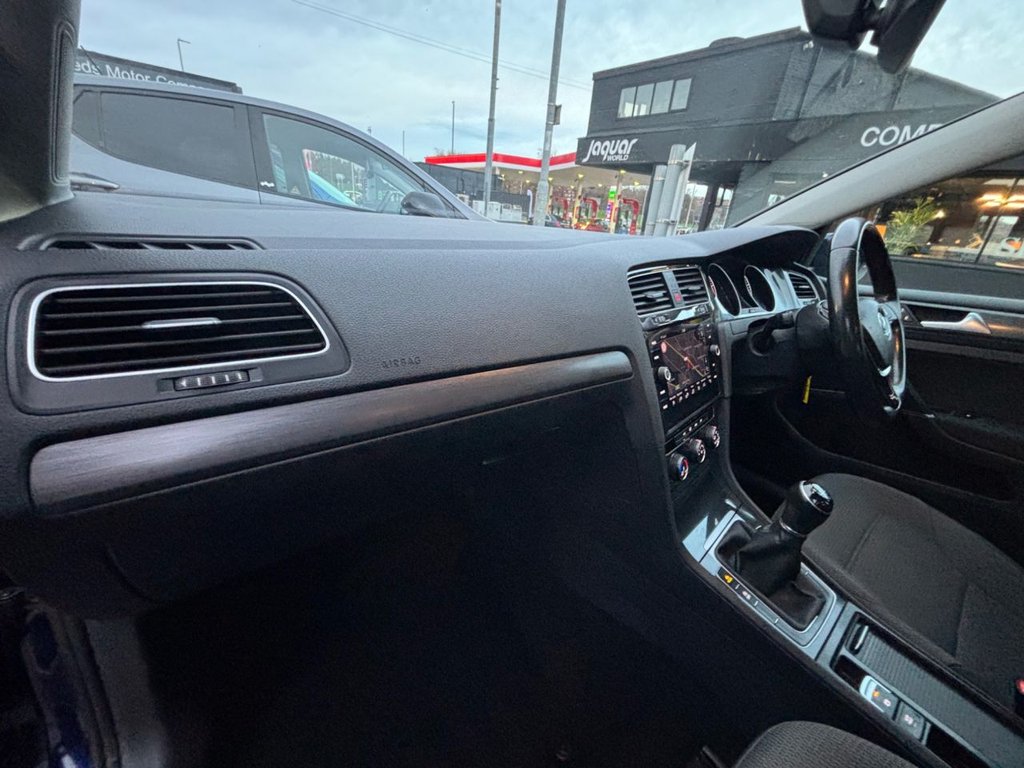 Used Volkswagen Golf 2019 for sale - 76934662: Photo 31