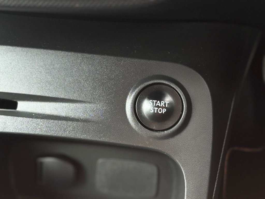 Used Renault Captur 2015 for sale - 76509795: Photo 42