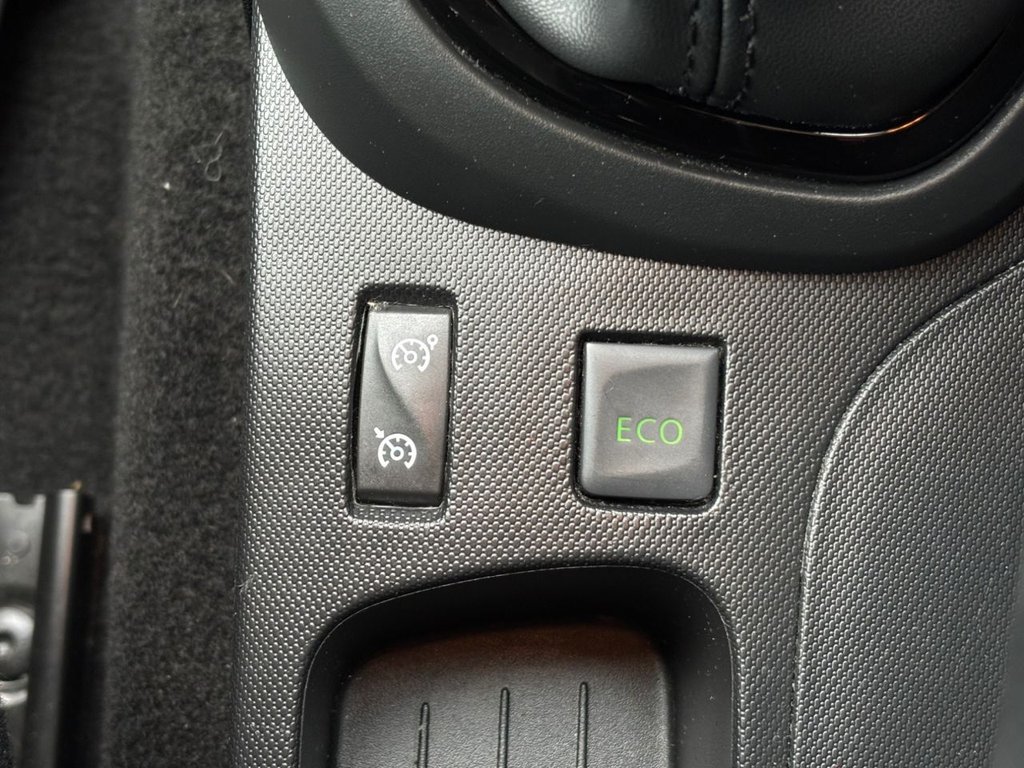 Used Renault Captur 2015 for sale - 76509795: Photo 44