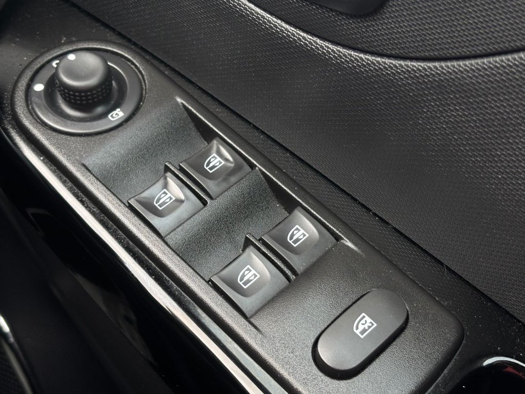 Used Renault Captur 2015 for sale - 76509795: Photo 50