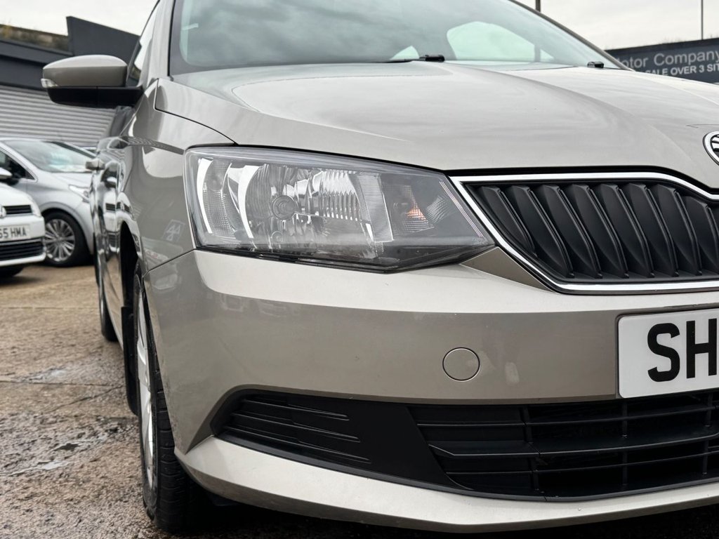 Used Skoda Fabia 2015 for sale - 76496333: Photo 3