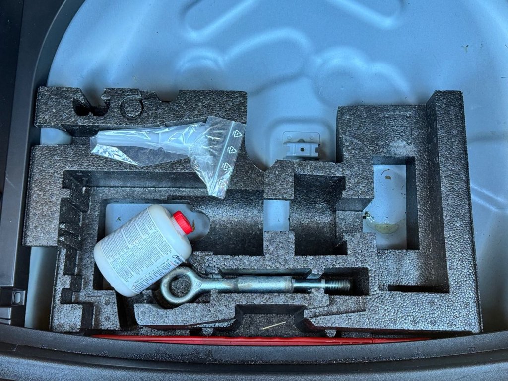 Used Volvo V40 2015 for sale - 76185449: Photo 15