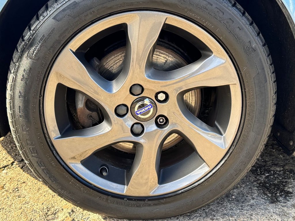 Used Volvo V40 2015 for sale - 76185449: Photo 16