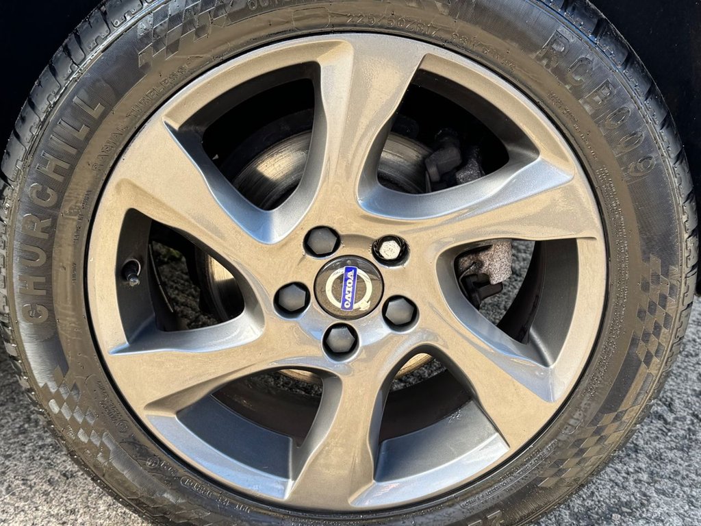 Used Volvo V40 2015 for sale - 76185449: Photo 17