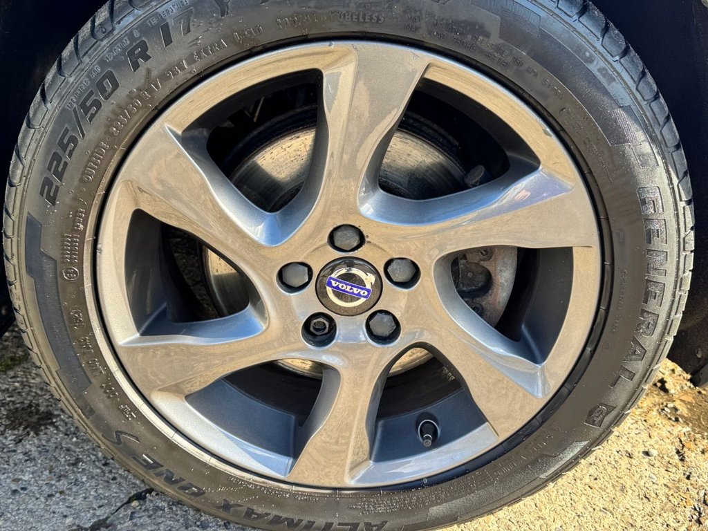 Used Volvo V40 2015 for sale - 76185449: Photo 19