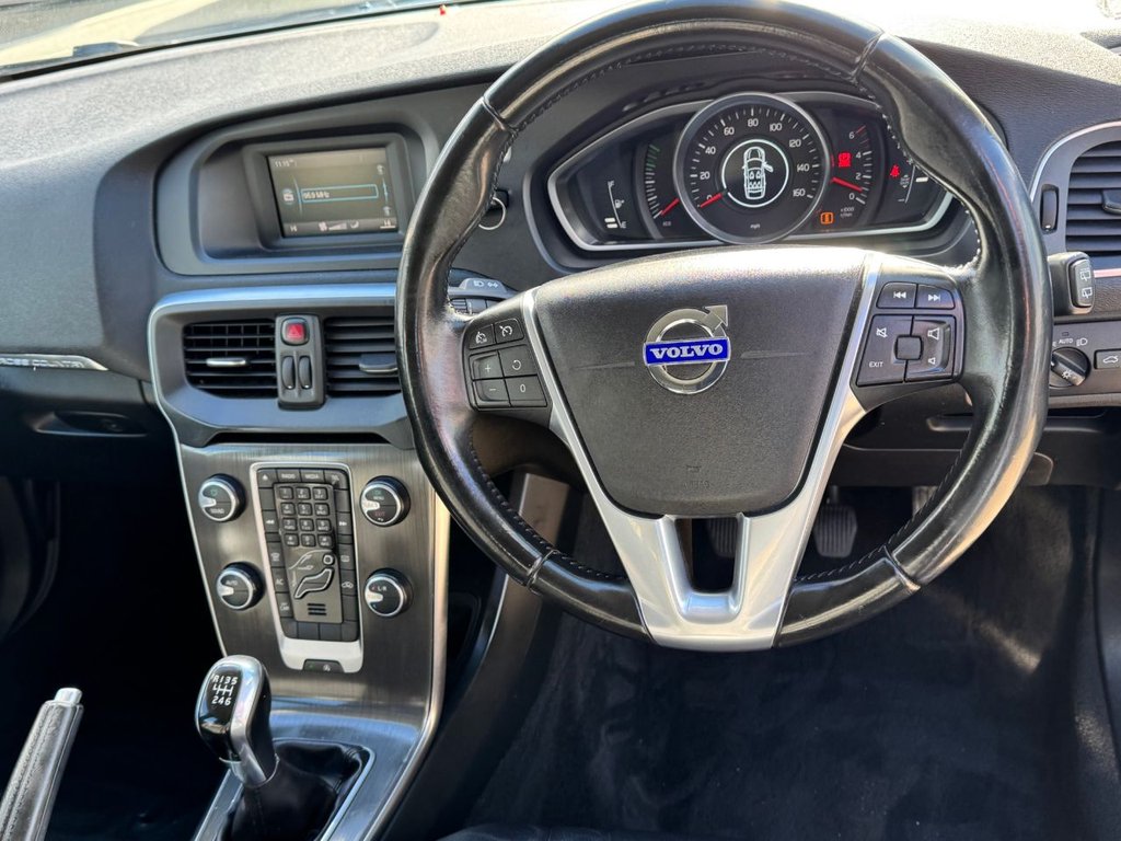 Used Volvo V40 2015 for sale - 76185449: Photo 21