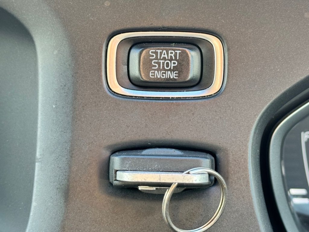 Used Volvo V40 2015 for sale - 76185449: Photo 25