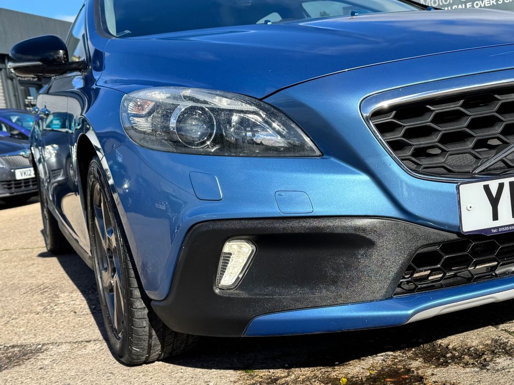 Used Volvo V40 2015 for sale - 76185449: Photo 3