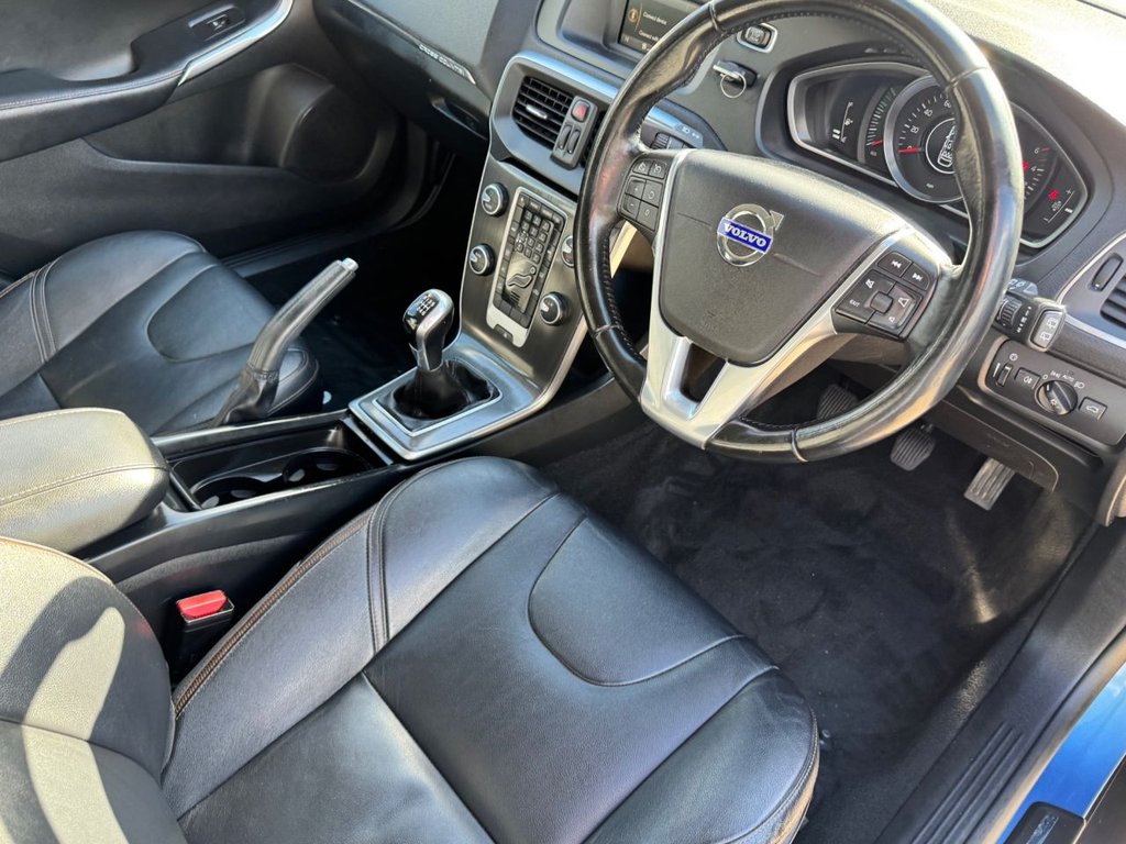 Used Volvo V40 2015 for sale - 76185449: Photo 35