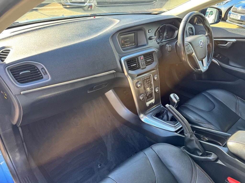 Used Volvo V40 2015 for sale - 76185449: Photo 40