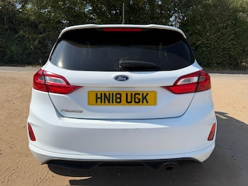 Used Ford Fiesta 2018 for sale - 79509298: Photo