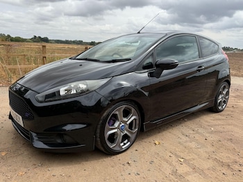 Used Ford Fiesta 2015 for sale - 79464608: Photo