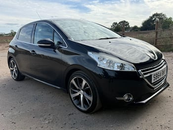 Used Peugeot 208 2014 for sale - 79646113: Photo