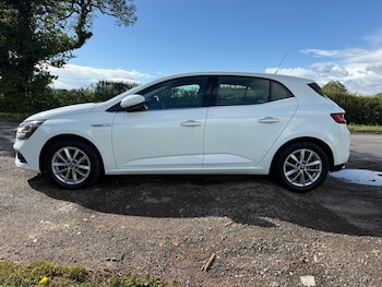 Used Renault Megane 2017 for sale - 78572736: Photo