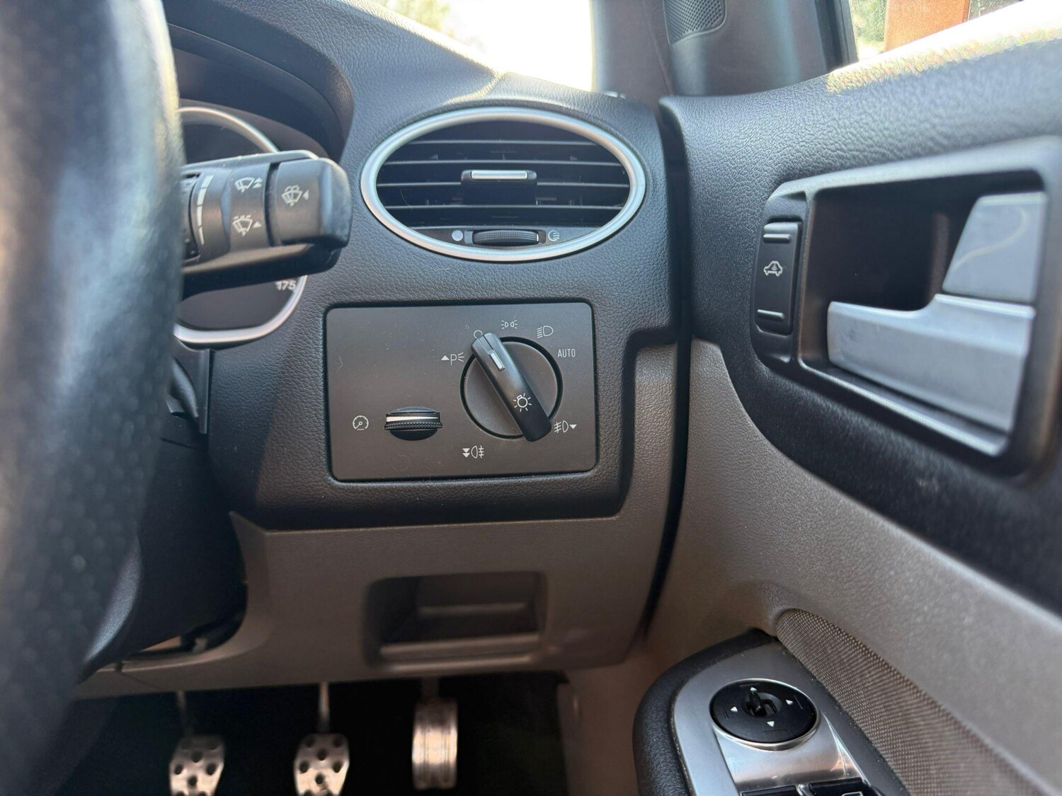 Used Ford Focus 2010 for sale - 78171207: Photo 20