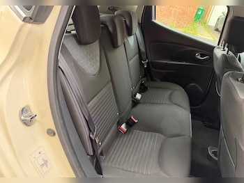 Used Renault Clio 2015 for sale - 79062210: Photo