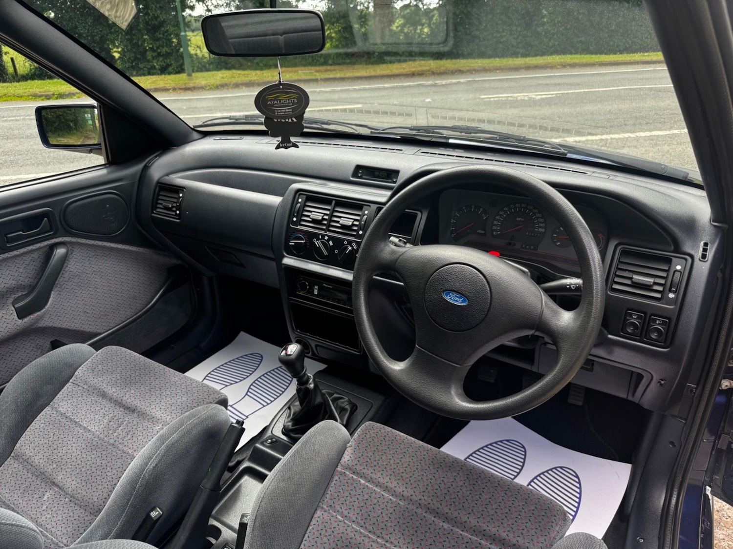 Used Ford Escort 1993 for sale - 78185125: Photo 15