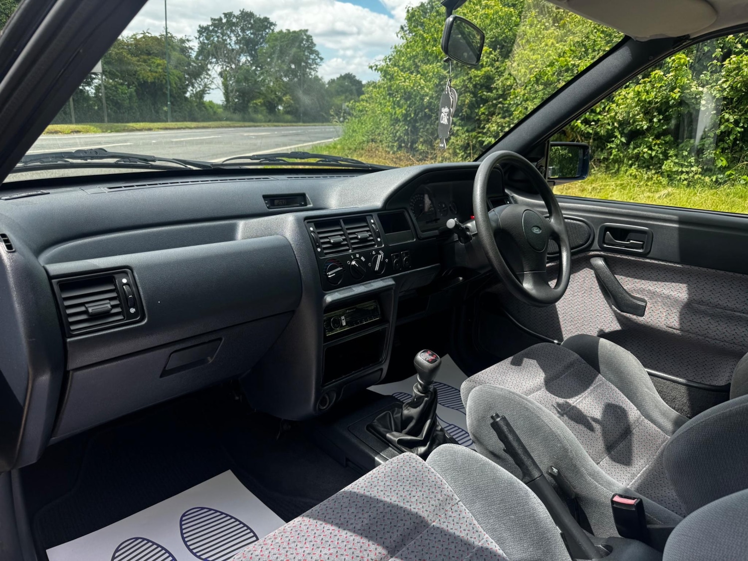 Used Ford Escort 1993 for sale - 78185125: Photo 16