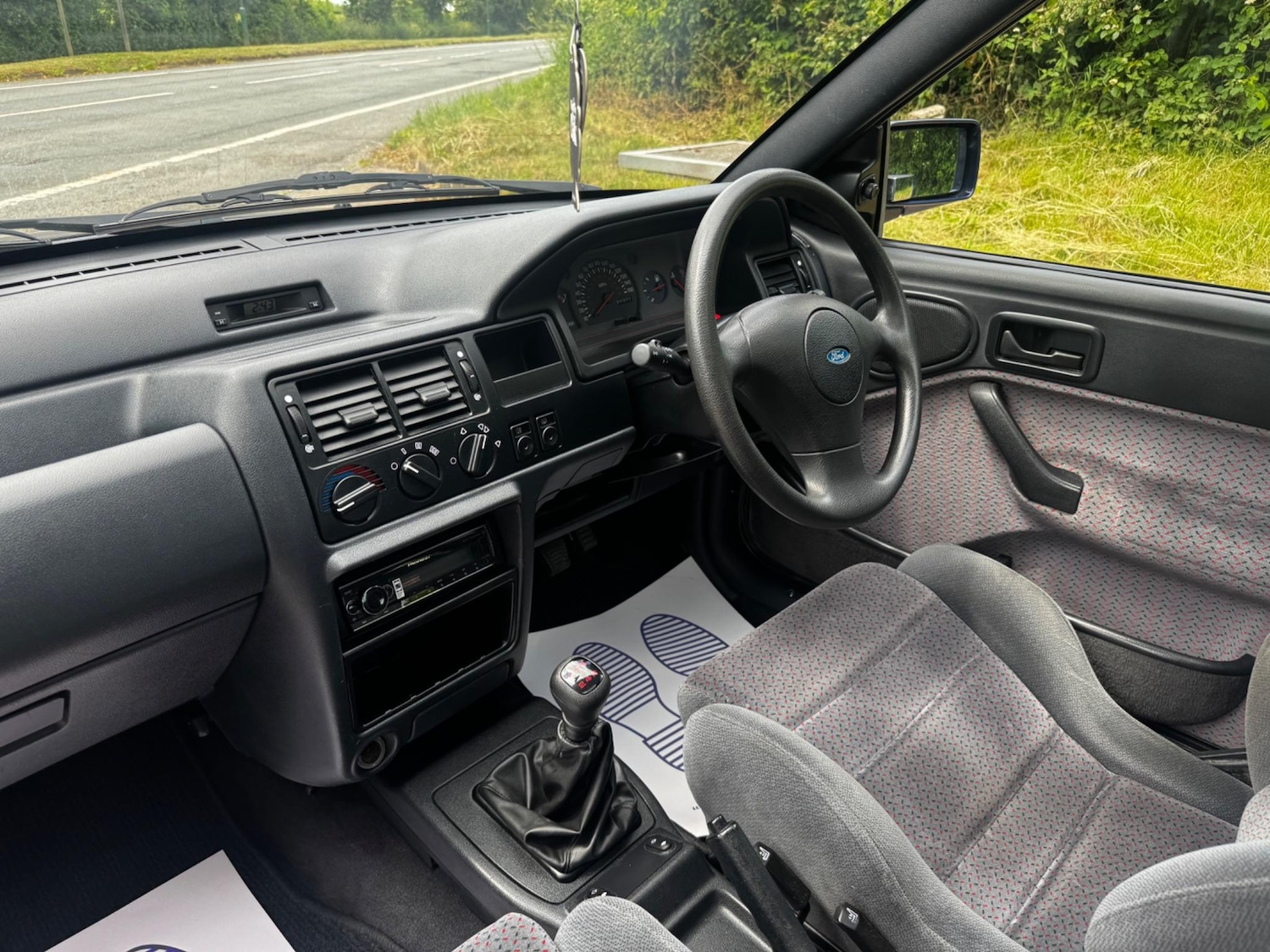 Used Ford Escort 1993 for sale - 78185125: Photo 18