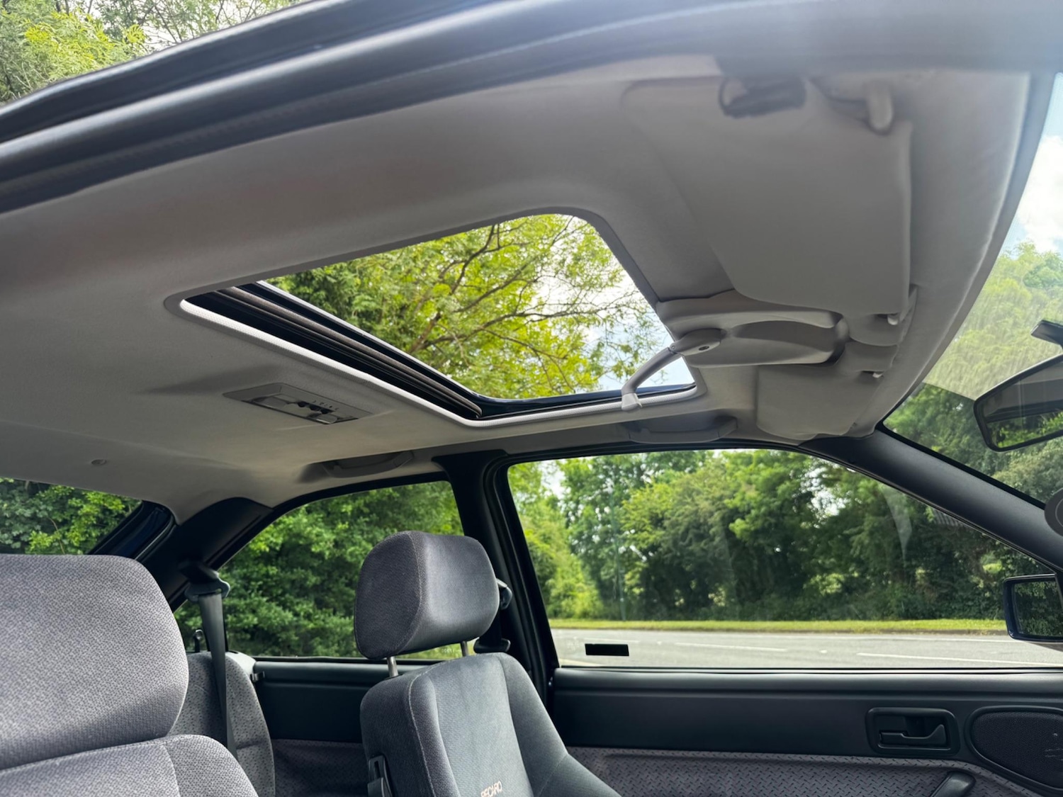 Used Ford Escort 1993 for sale - 78185125: Photo 35