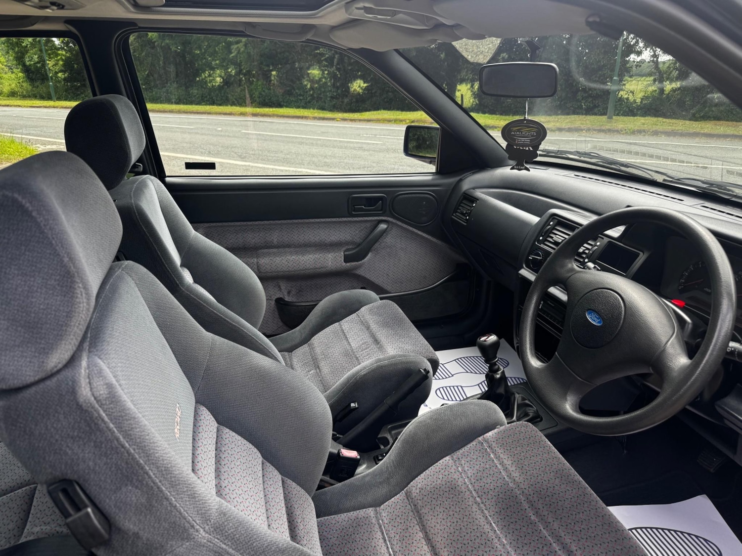 Used Ford Escort 1993 for sale - 78185125: Photo 39