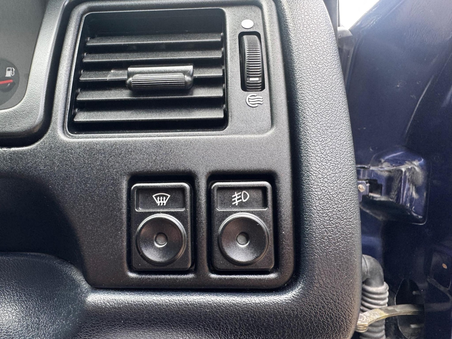 Used Ford Escort 1993 for sale - 78185125: Photo 43