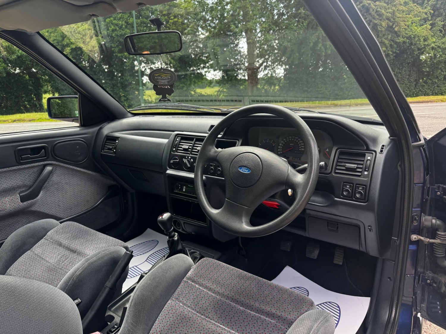 Used Ford Escort 1993 for sale - 78185125: Photo 67