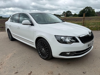 Used Skoda Superb 2015 for sale - 78878981: Photo