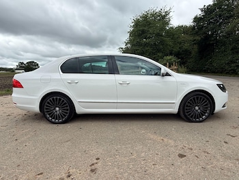 Used Skoda Superb 2015 for sale - 78878981: Photo